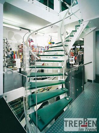 Metalltreppe mit Glasstufen